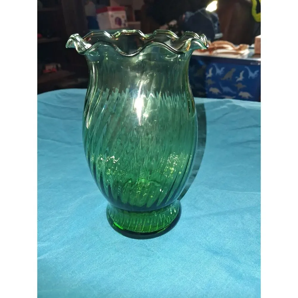 Vintage Anchor Hocking Ruffled Soft Rimmed Vase